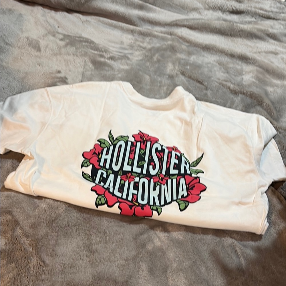 Hollister White Graphic T-Shirt